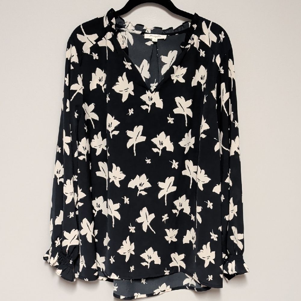 Elegant Women's Floral Blouse in Black and White